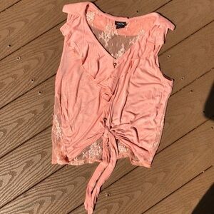 Rue 21 adorable peach ruffle/lace tie waist tip